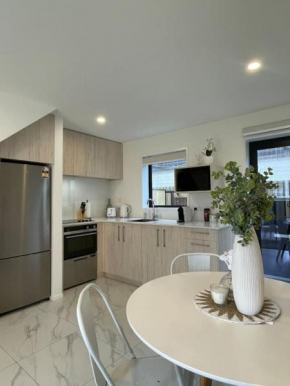 CBD Apartment 4 - 2 Bed 2 Bath